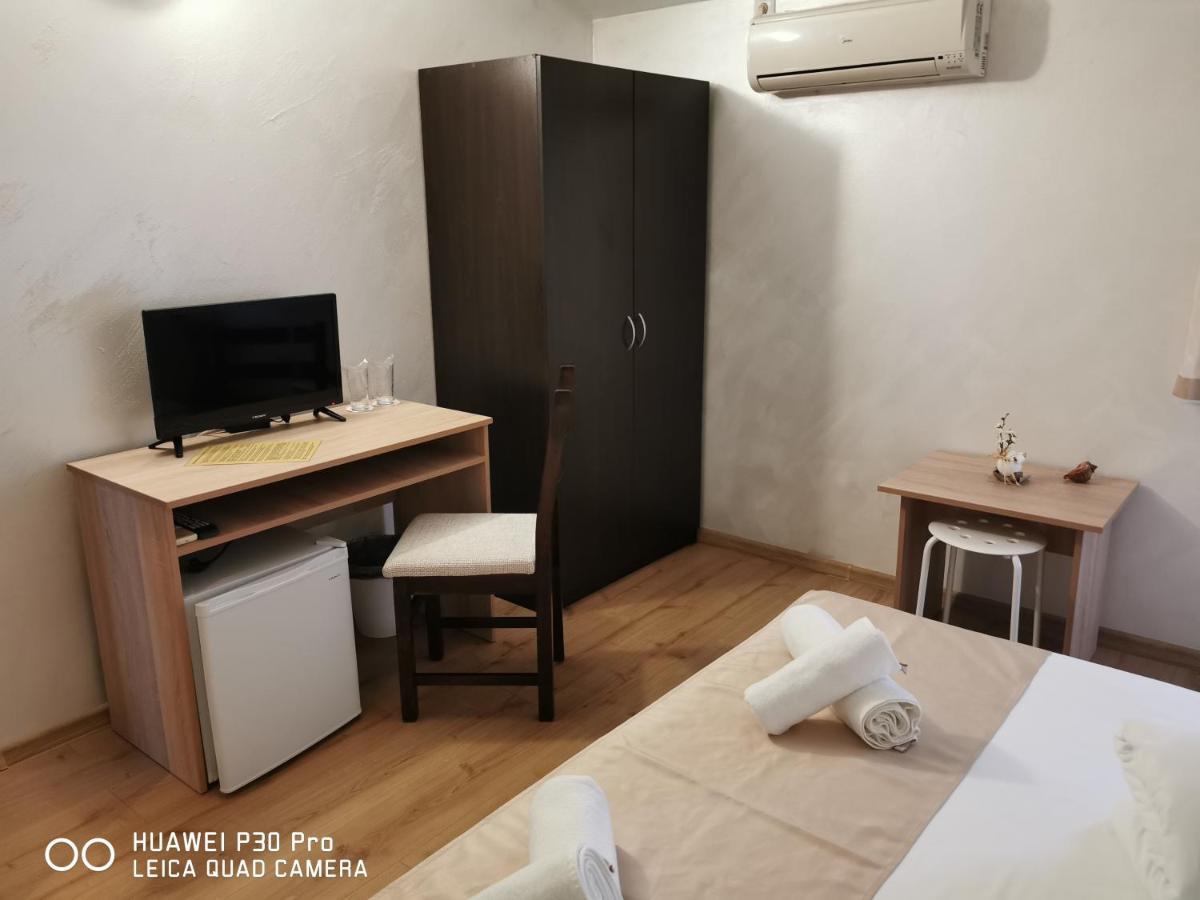 Hotel Swiss Шумен Экстерьер фото
