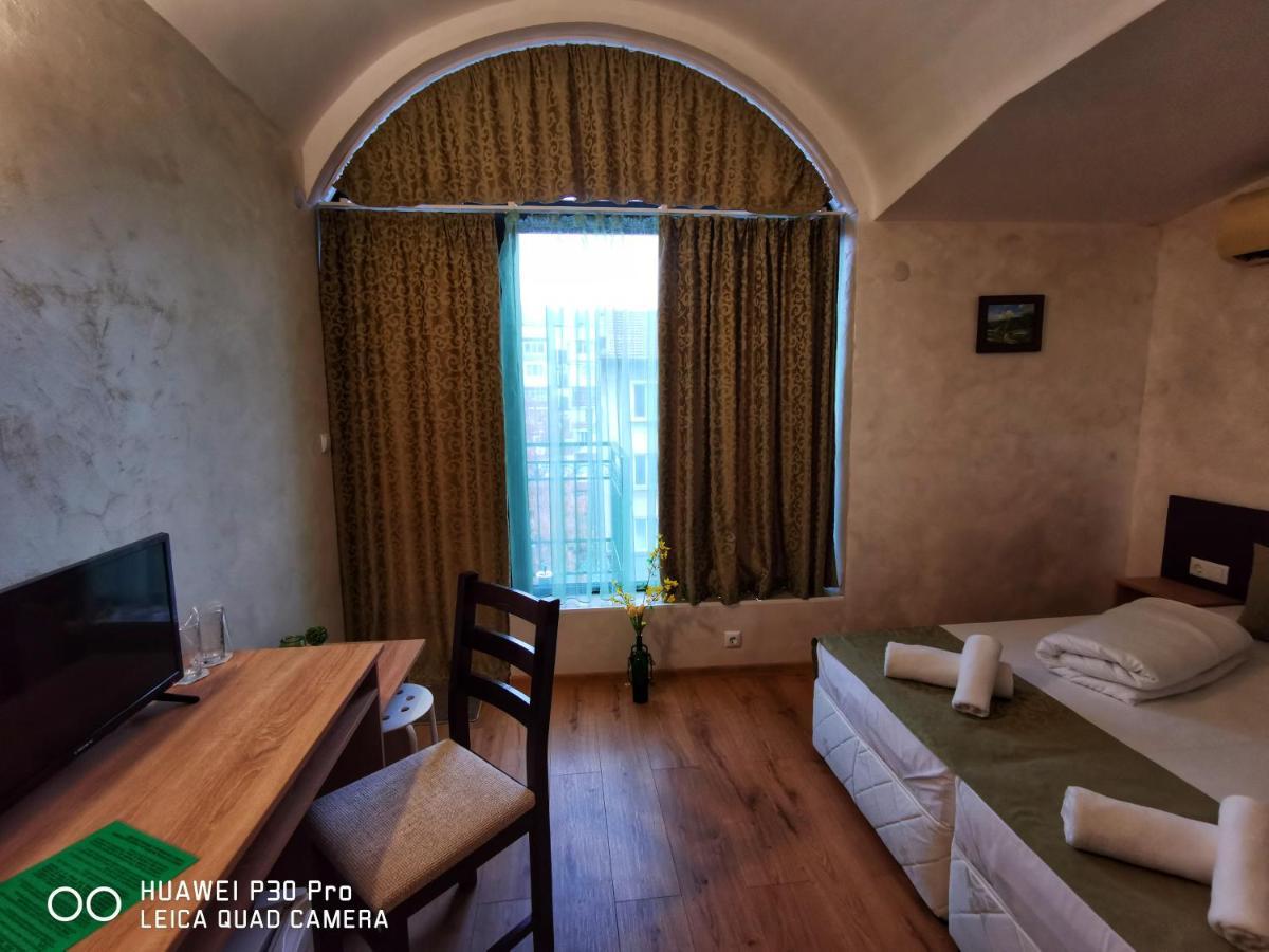 Hotel Swiss Шумен Экстерьер фото