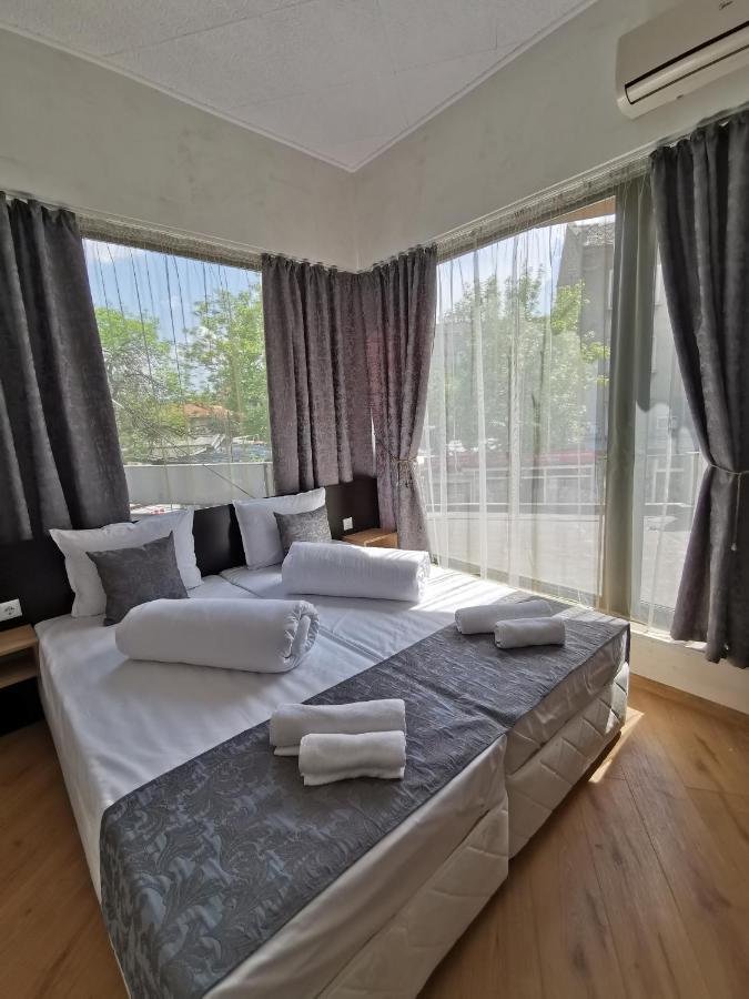 Hotel Swiss Шумен Экстерьер фото