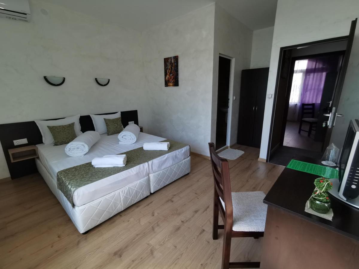 Hotel Swiss Шумен Экстерьер фото